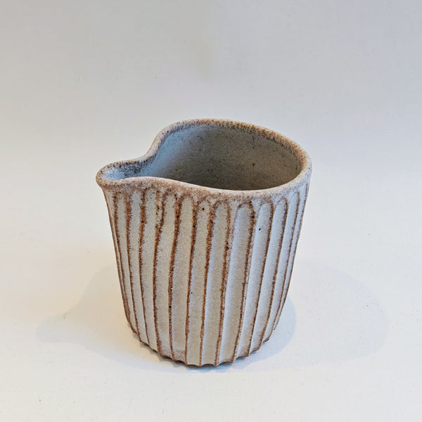 small pourer