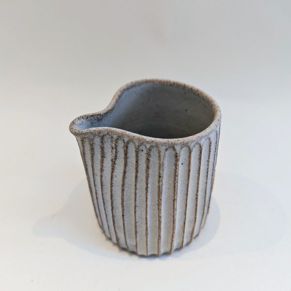 small pourer